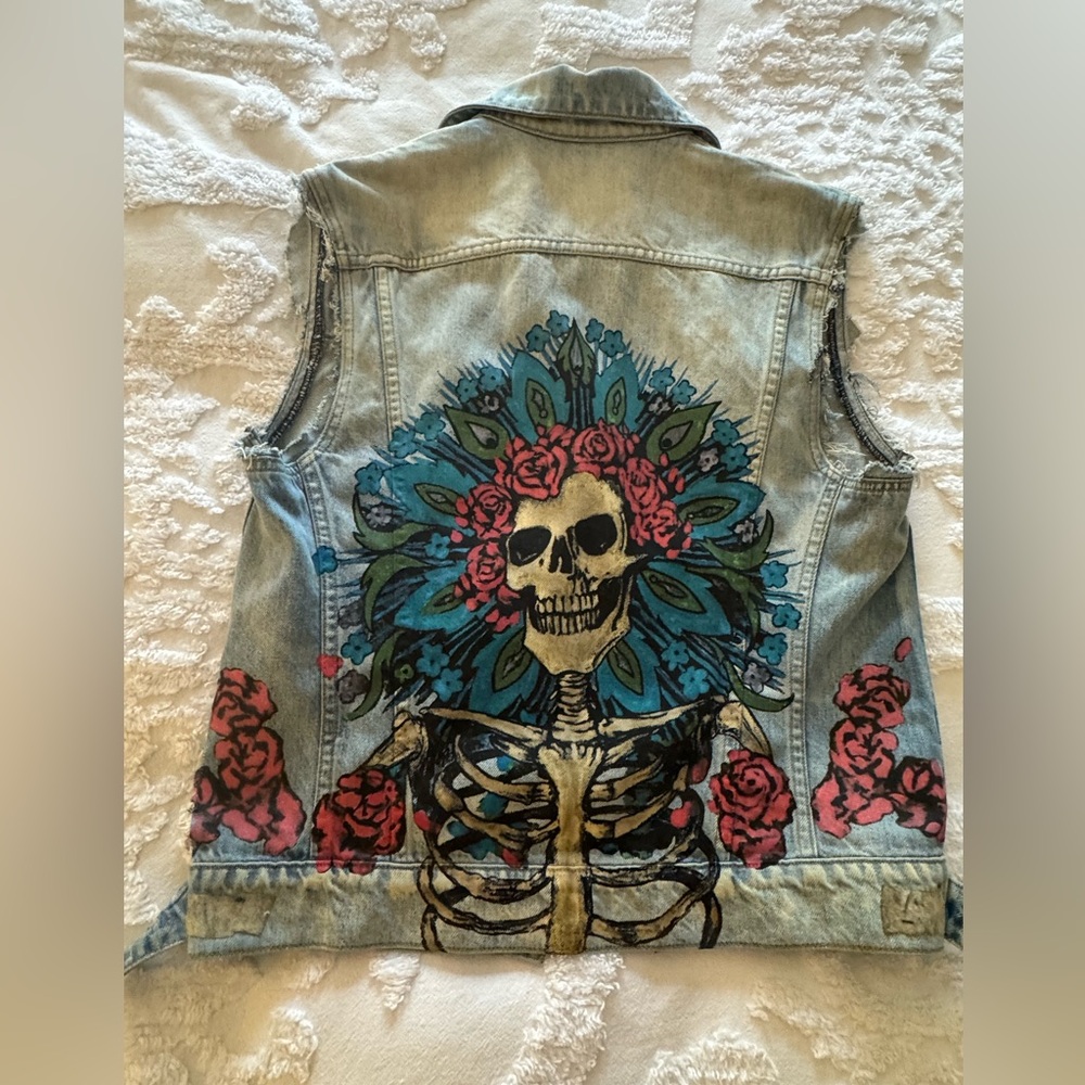 HAND-PAINTED CUSTOM DIA DE LOS MUERTOS JEAN VEST SIZE SMALL - Picture 5 of 5
